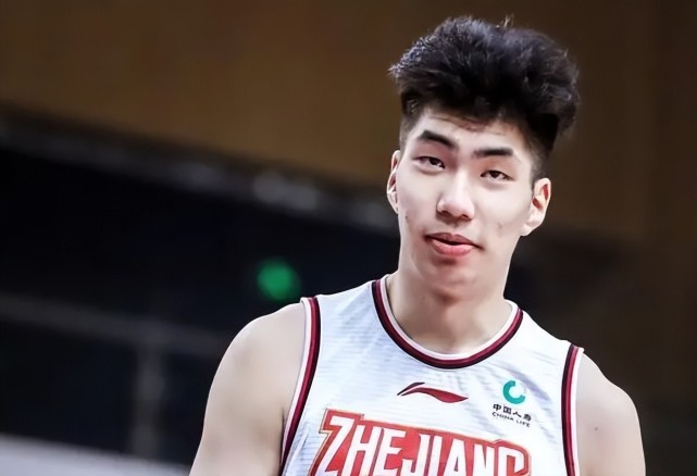 雷速体育官网-独行侠横扫热火，张镇麟关键制胜