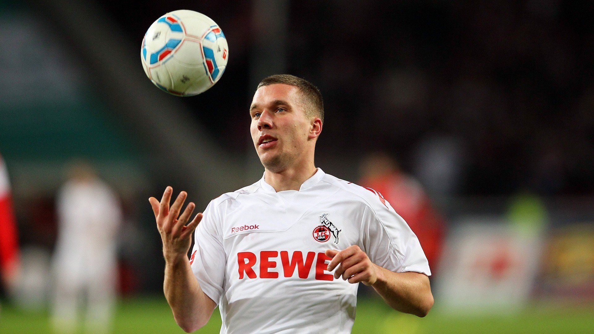 雷速-金玟哉一锤定音，曼联欧战紫百合梦碎