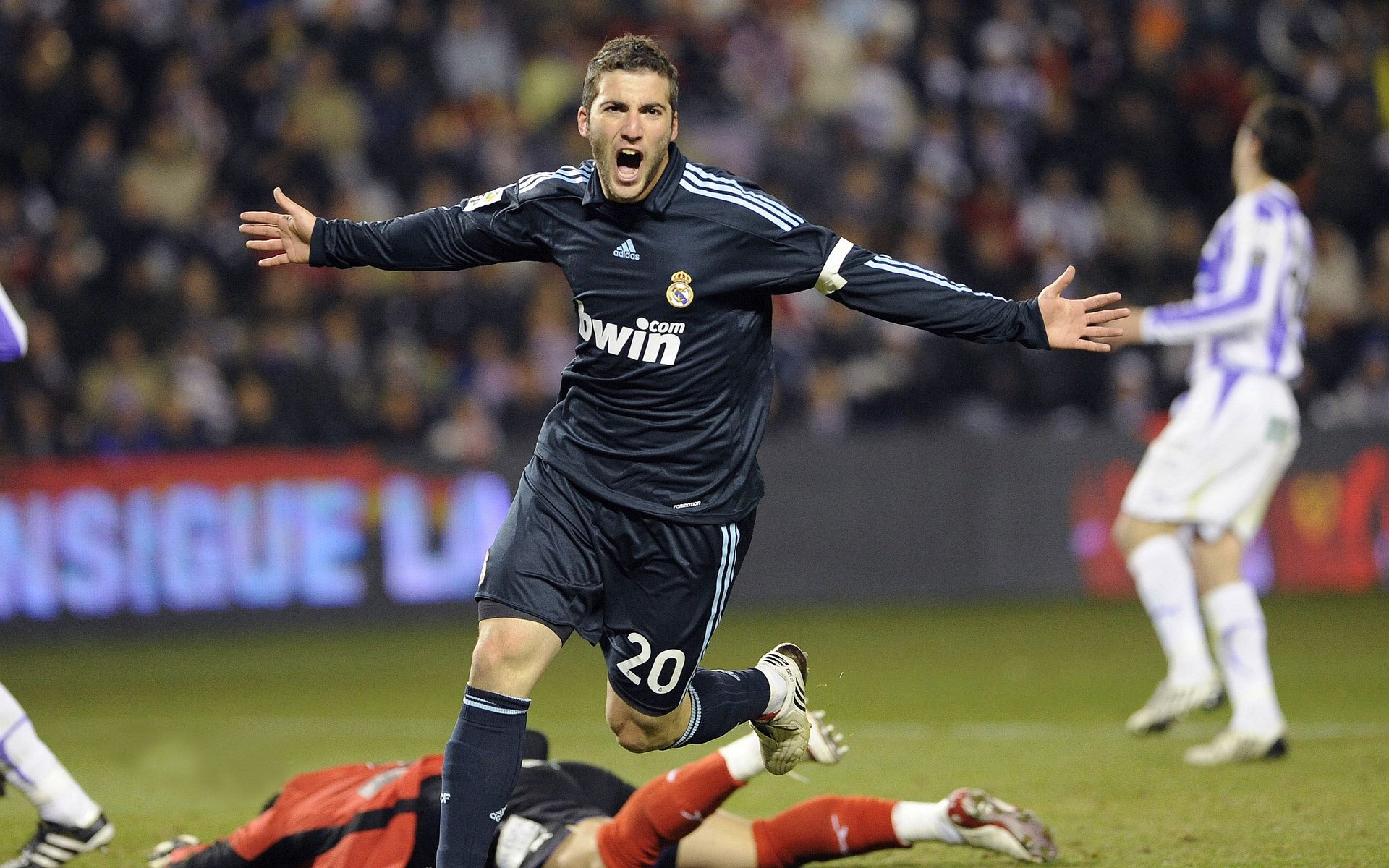 帕尔默一锤定音，奥地利黑马奇迹击碎马竞铁血神话